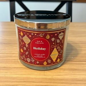 Bath & Body Works 3 Wick Candle. Holiday.